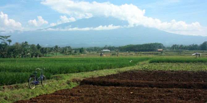 1.300 Pendaki Rayakan HUT RI ke-73 di Puncak Gunung Slamet
