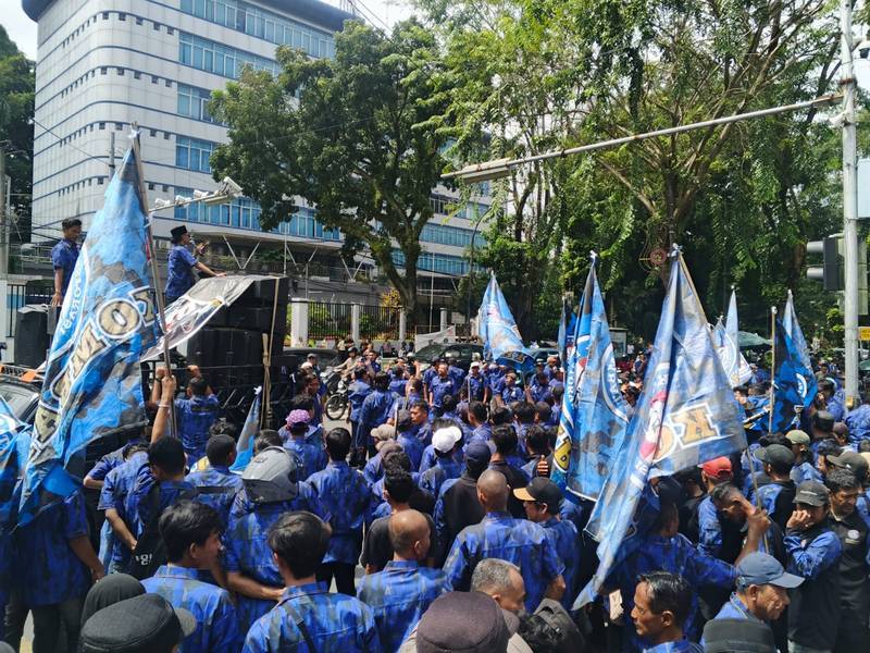 KOMBAT Gelar Aksi Dukung Setahun Kepemimpinan Rico Waas & Zakiyuddin Harahap
