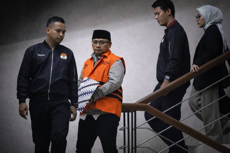 Saat Eks Menag Yaqut Cholil Qoumas Berompi Oranye di Gedung KPK