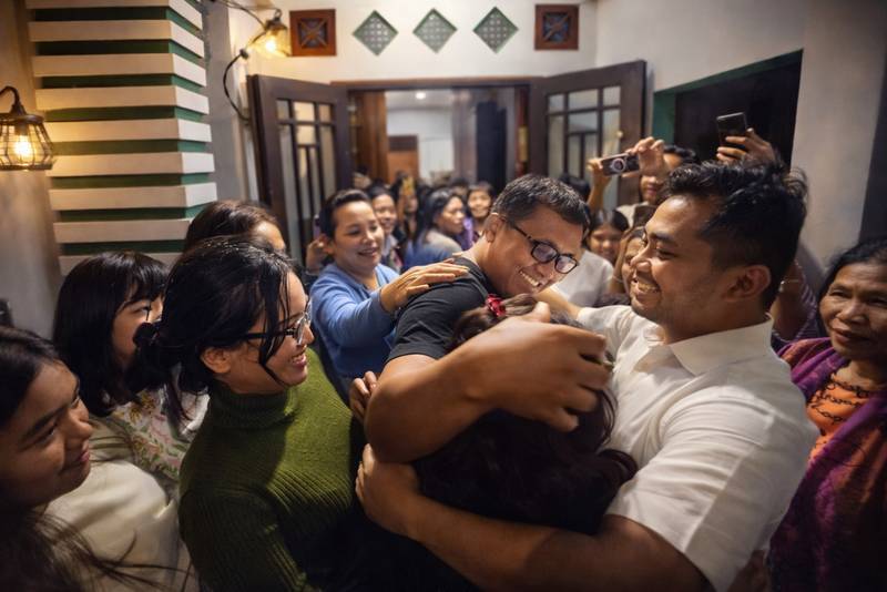 Pulang ke Rumah Usai Ditahan 131 Hari, Amsal Sitepu Sempatkan Kembali ke Pelukan Keluarga di Kabanjahe