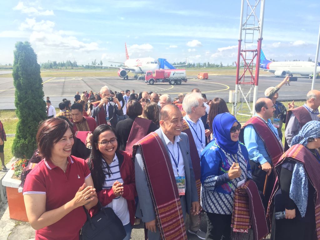 120 Duta Besar dari Asia Tenggara dan Afrika Piknik di Danau Toba 