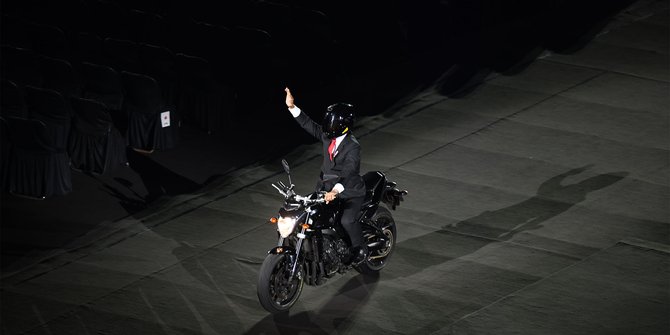 Aksi Jokowi Naik Motor dan Persatuan Korea Jadi Sorotan di Pembukaan Asian Games