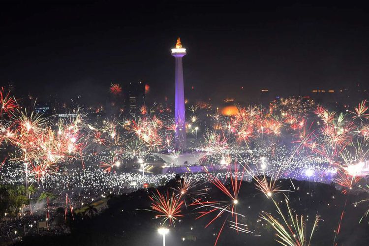 Anies Tak Persoalkan Rumput Rusak di Monas karena Bisa Ditanam Lagi