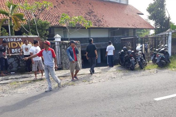 Bawa Pedang, Pemuda 16 Tahun Serang Jemaat Gereja
