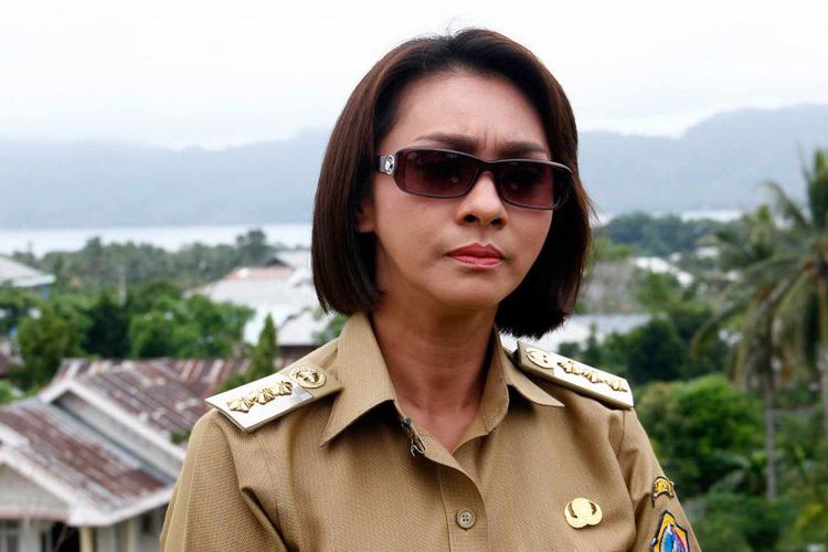 Bupati Cantik Dinonaktipkan Mendagri Karena ke Luar Negeri