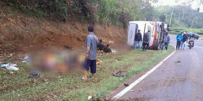 Bus Pariwisata Terguling di Tanjakan, 27 Tewas Meregang Nyawa