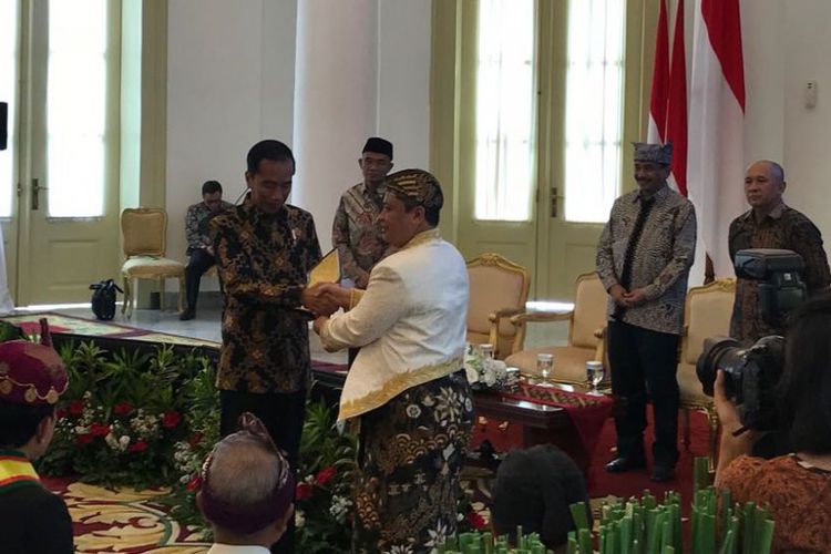 Di Depan Raja dan Sultan, Jokowi Pilih Mendengar daripada Pidato