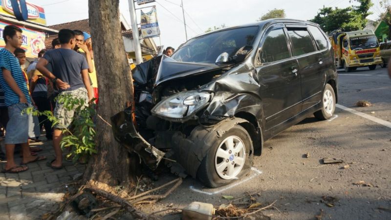Diduga Sopir Avanza Mengantuk, Dua Nyawa Melayang di Teluk Mengkudu