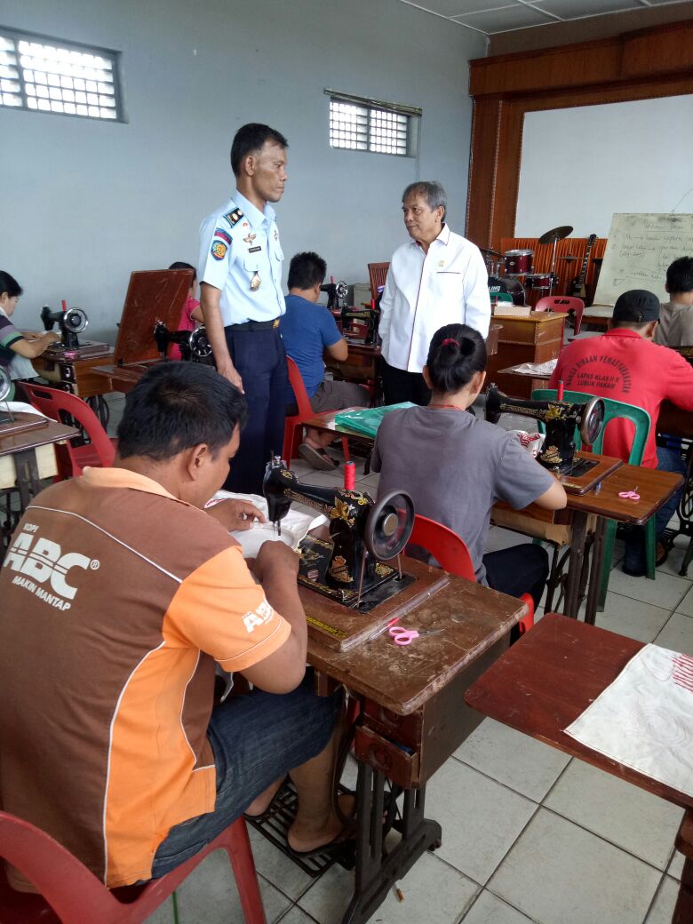 Dijenguk Staf Kemenkumham Kalapas Lubukpakam Sampaikan Keluhan Over Kapasitas Lapas