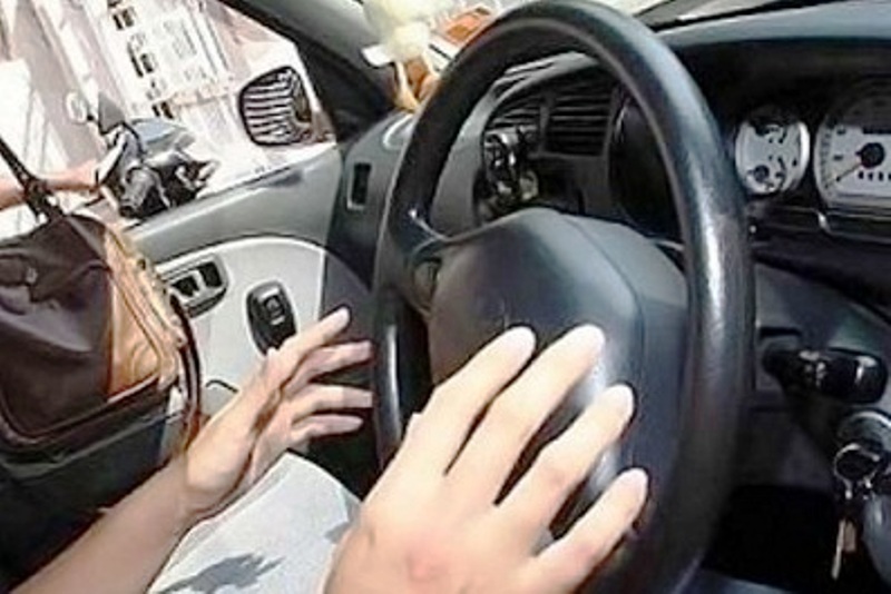Driver Online Disetrum, Mobil Ayla Dilarikan
