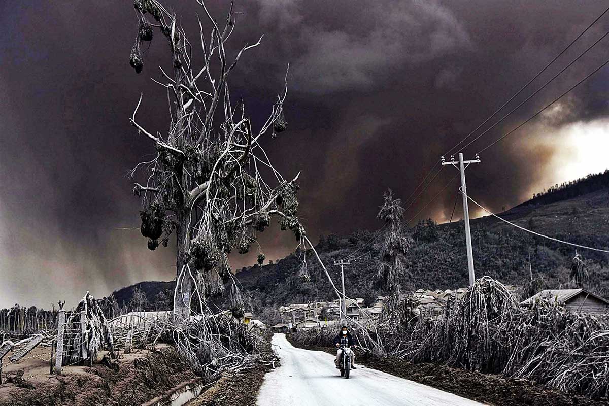 Hari Ini Gunung Sinabung Erupsi Dramatis, Ini Imbauan dari Kepala Pos Pemantau