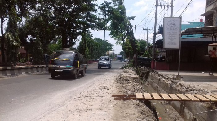Hati-hati Melintas di Jalinsum Kawasan Lubukpakam