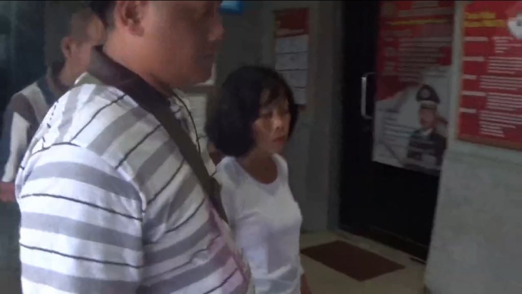 Ibu Ini Ditangkap Karena Mencoba Bawa Sabu ke Lapas Untuk Anaknya