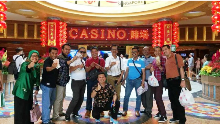 ILHAMSYAH, Anggota DPRD Medan Komentari Foto Anggota Dewan Pamerkan Uang Dollar di Depan Kasino Singapura