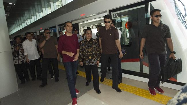 Jokowi Sebut DKI Bisa Subsidi Kereta Bandara Agar Lebih Murah
