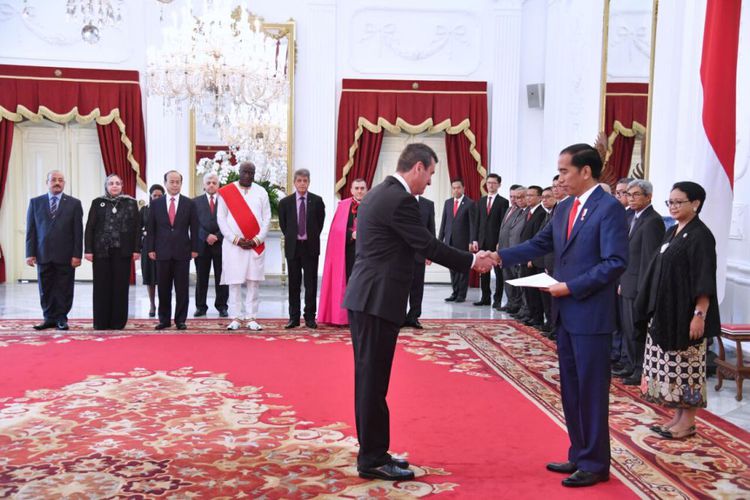 Jokowi Terima Surat Kepercayaan dari 9 Dubes