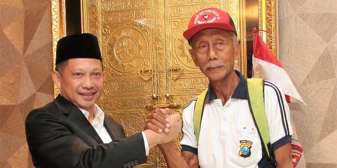Kagumi Kapolri Jendral TITO KARNAVIAN, Soepardi Jalan Kaki Sepanjang 800 KM