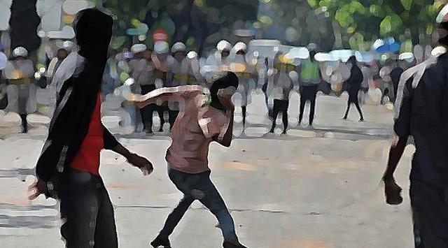 Kantor PLN Sumut Ricuh, Mahasiswa dan Polisi Nyaris Baku Hantam