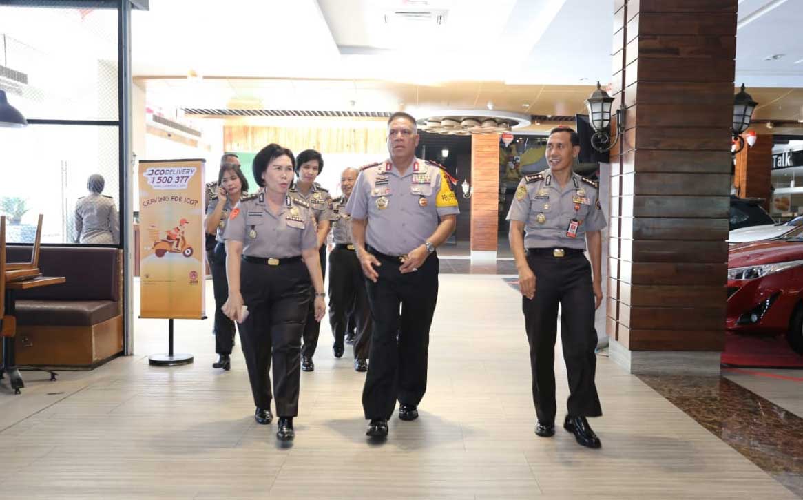 Kapolda Sumut Nobar Film Dokumenter Polwan Cartensz