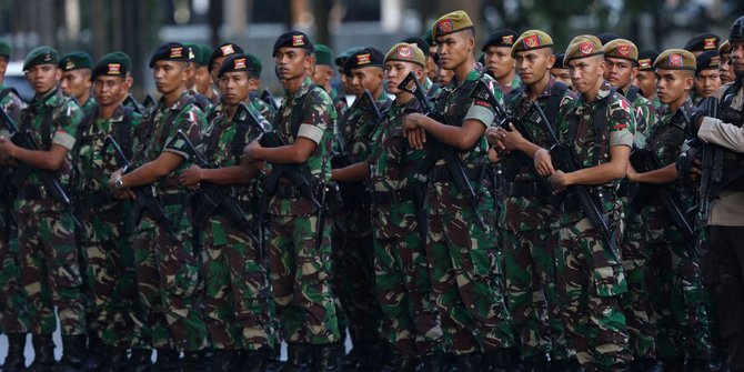 Kapuspen: Jika Bukan Anggota, Tak Usah Pakai Atribut TNI