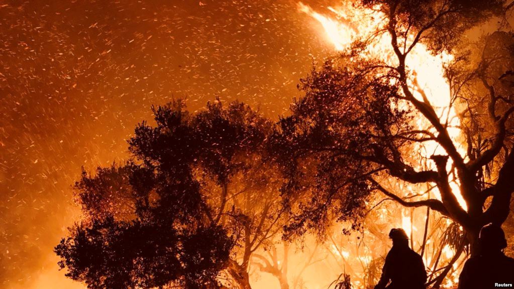 Kebakaran Dahsyat di California Mengancam 18.000 Bangunan