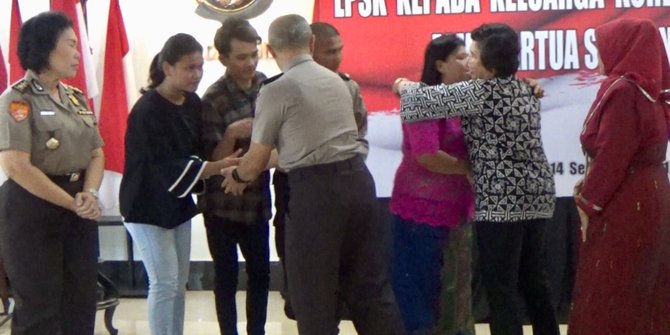 Keluarga Polisi Korban Terorisme Terima Kompensasi Rp 610 Juta