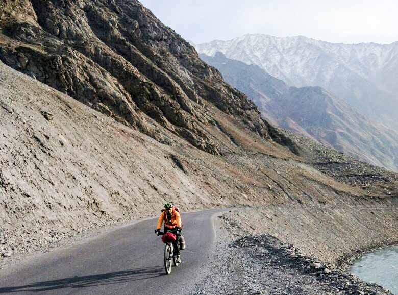 Kesenangan Tersendiri Lewati Jalur Ekstrim Menuju Zoji La Pass