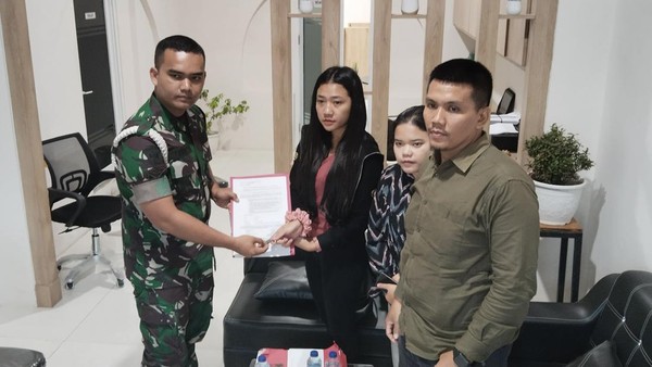 KKJ Serahkan Bukti Dugaan Oknum TNI Terlibat Pembakaran Rumah Wartawan di Karo