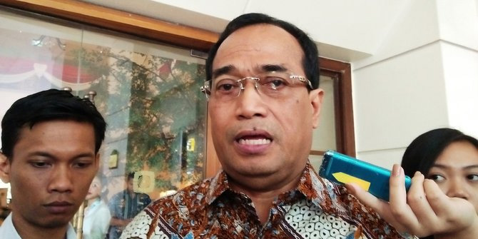 Mentri Perhubungan Pantau Arus Balik Lewat Udara