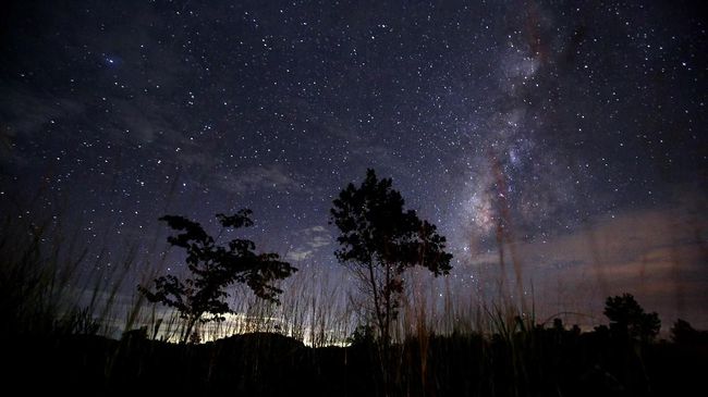Pasca-Supermoon, Hujan Meteor Warnai Langit Dini Hari Nanti