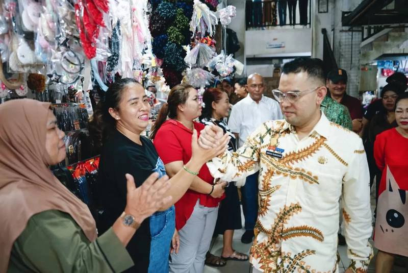 Pengosongan Pasar Sambas Ditangguhkan, Pedagang Lantai II Tarik Napas Lega
