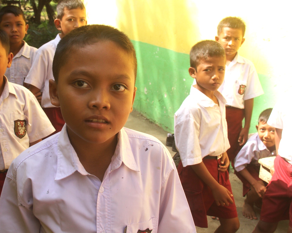 Repinna Marpaung Paksa Murid Jilat Kloset, Disdik Ancam Beri Sanksi