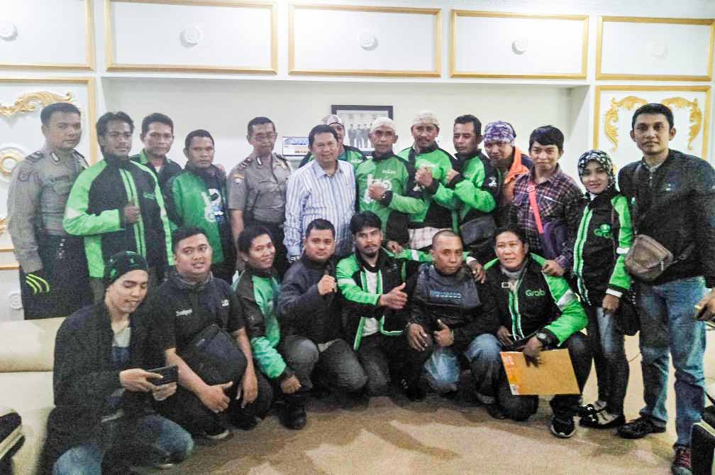 Saat Pengemudi Ojek Online Mengadu Ke DPRD Medan