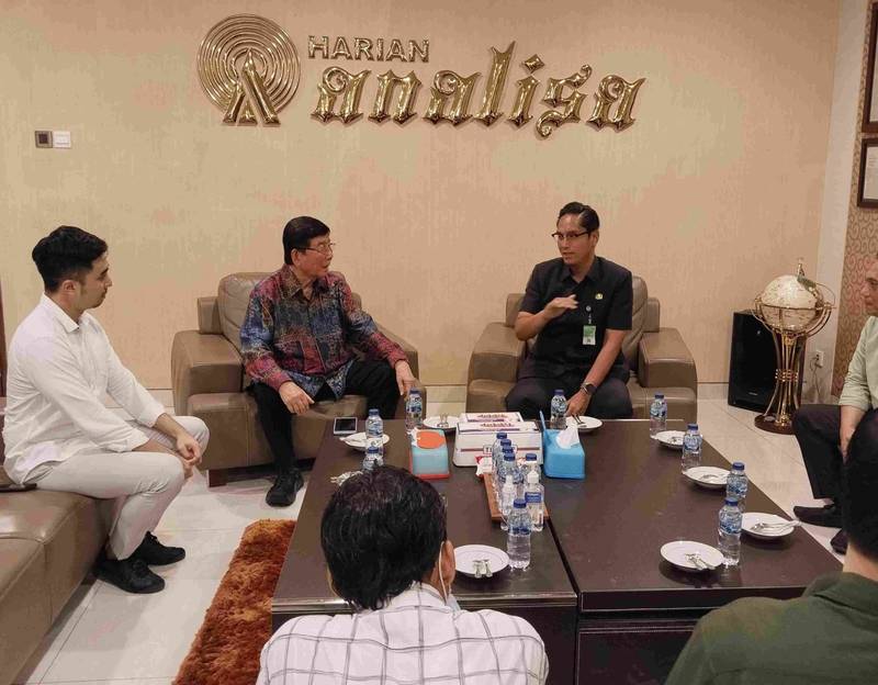 Silaturahmi ke Harian Analisa, Rico Waas Paparkan Makna "Medan untuk Semua"