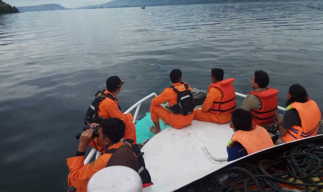 TNI AL Kirim Alat Canggih dan Pasukan Denjaka Cari Bangkai KM Sinar Bangun