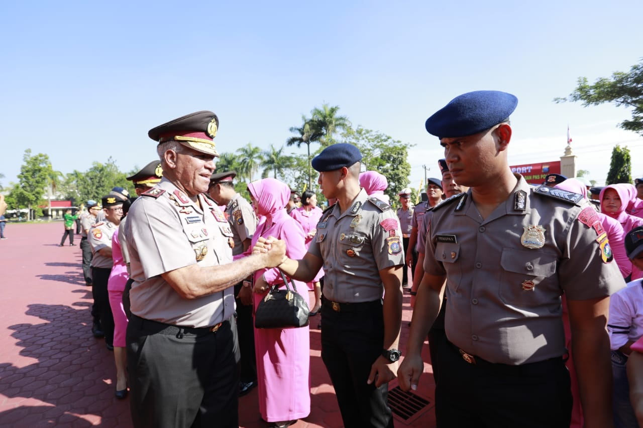 Tujuh Personel di Jajaran Polda Sumut Terima Penghargaan