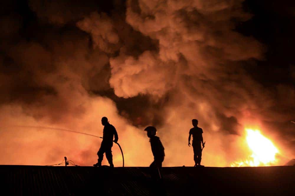 Warga Histeris, Toko Sepatu di Siantar Terbakar